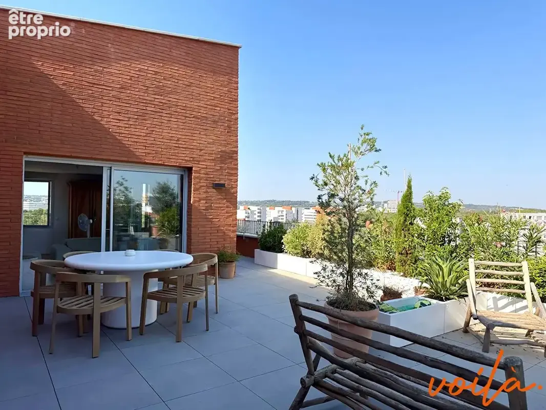 REF : HELMUT - MONTAUDRAN - Appartement dernier étage avec 2 places de parking et terrasse - photo 3