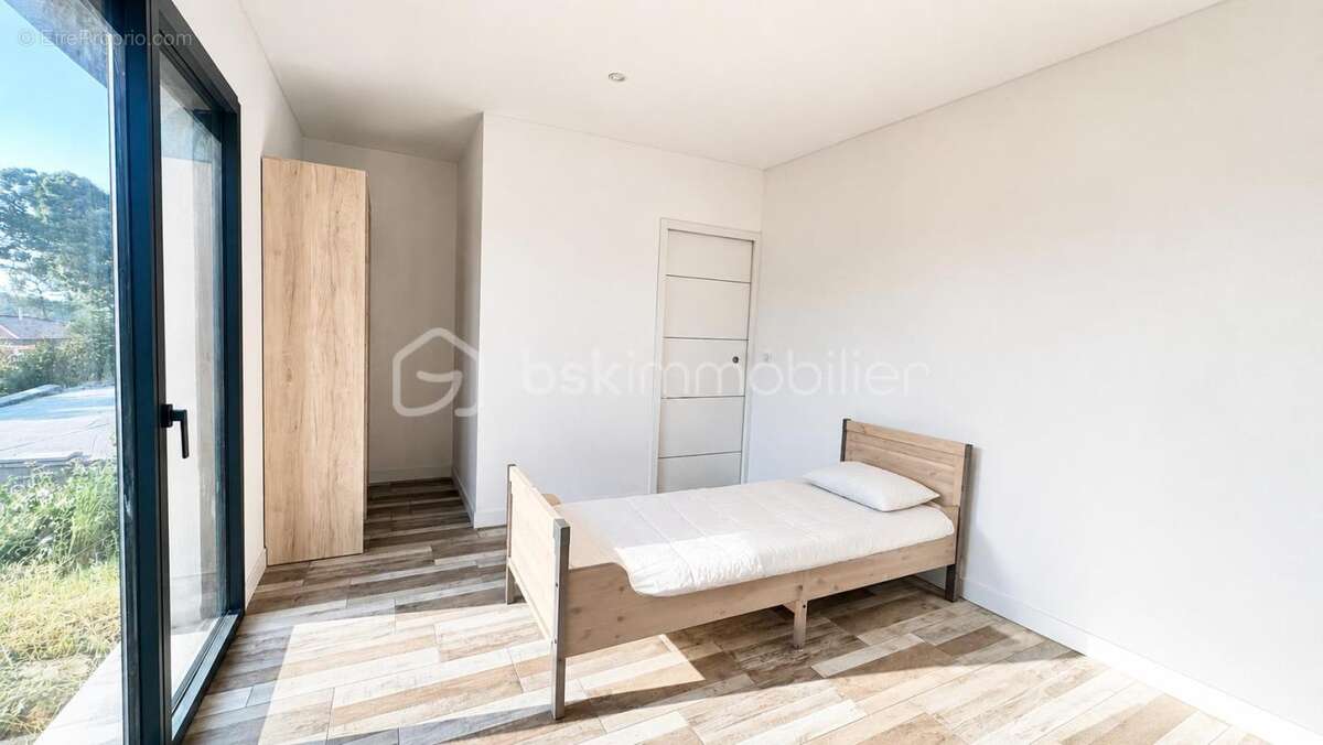 Achat Villa contemporaine RT 2012 de plain-pied – 130 m² habitables + 130 m² aménageables – Piscine – Terrain 1 500 m² - photo 10