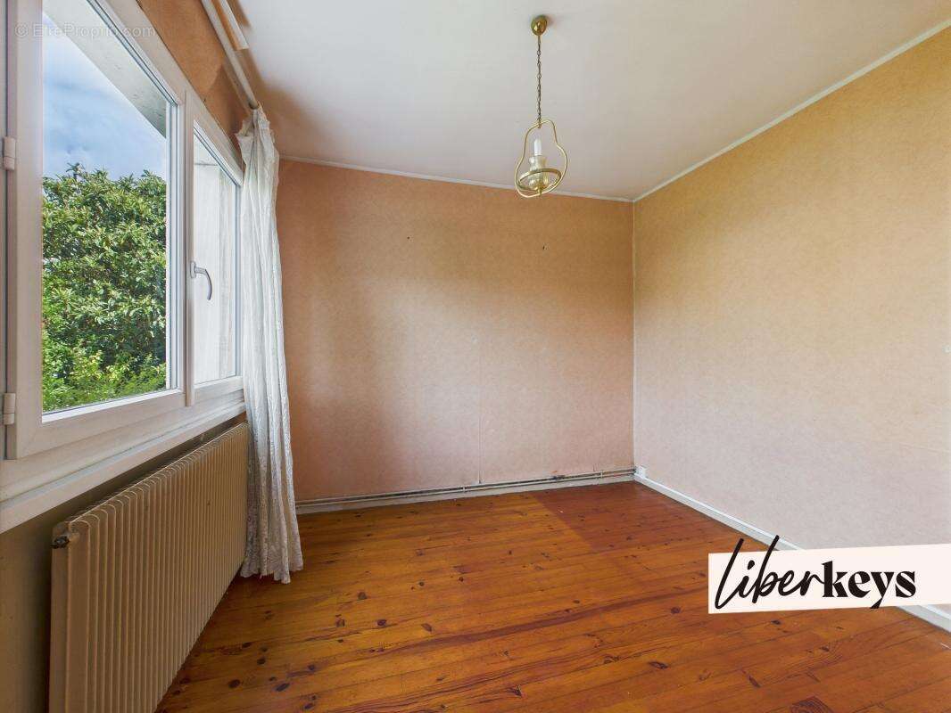 Maison individuelle de 107m² avec jardin et garage - Saint-Fons - photo 4