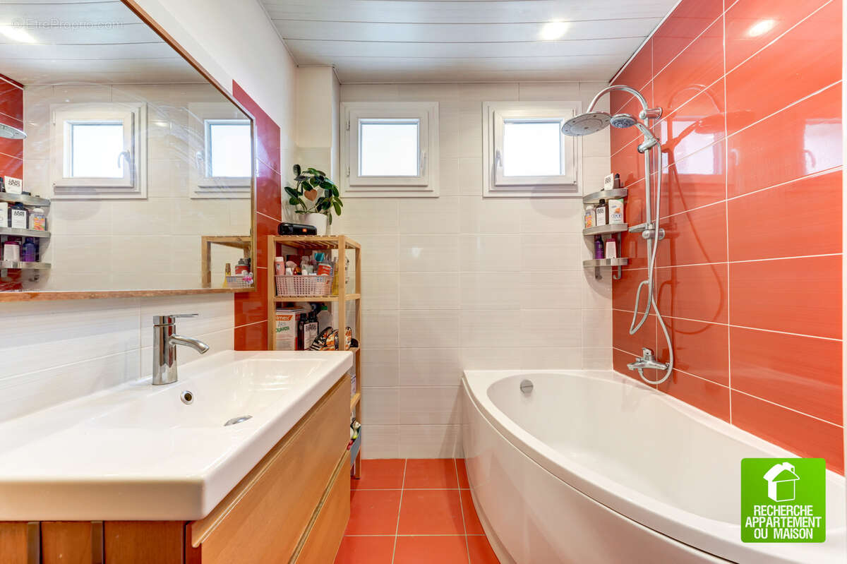 Appartement à TASSIN-LA-DEMI-LUNE