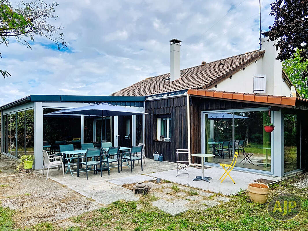 Gaillan - Landaise rénovée de 214m2 avec piscine ! - photo 6