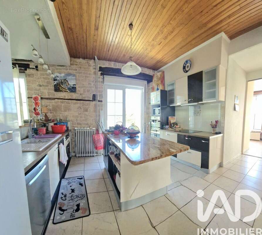 Maison 241 m² à Cressensac  - photo 5