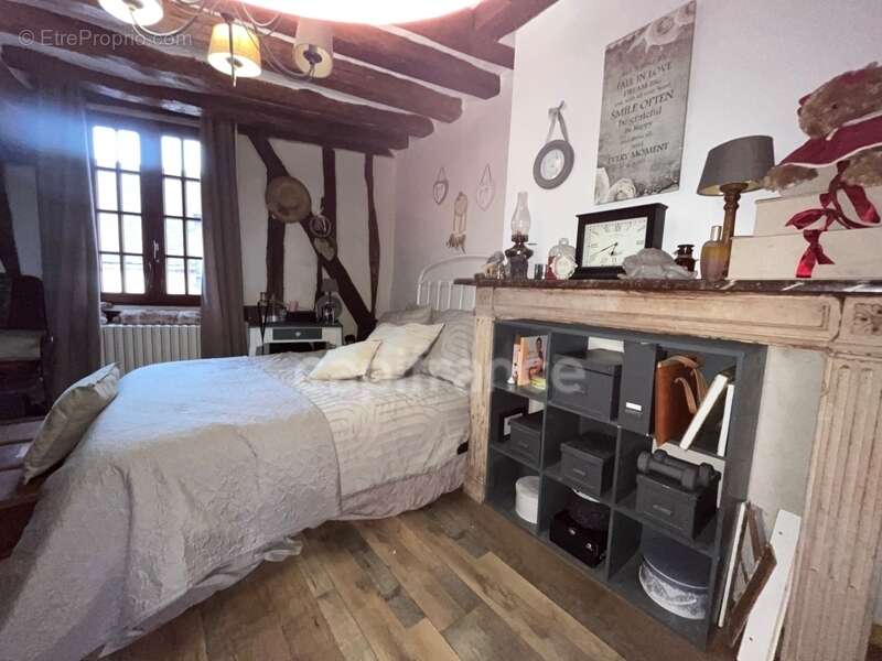 Maison de charme - colombages - DPE B - 5 pièces - fort potentiel - photo 4