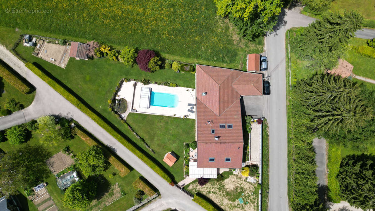 Maison à THORENS-GLIERES