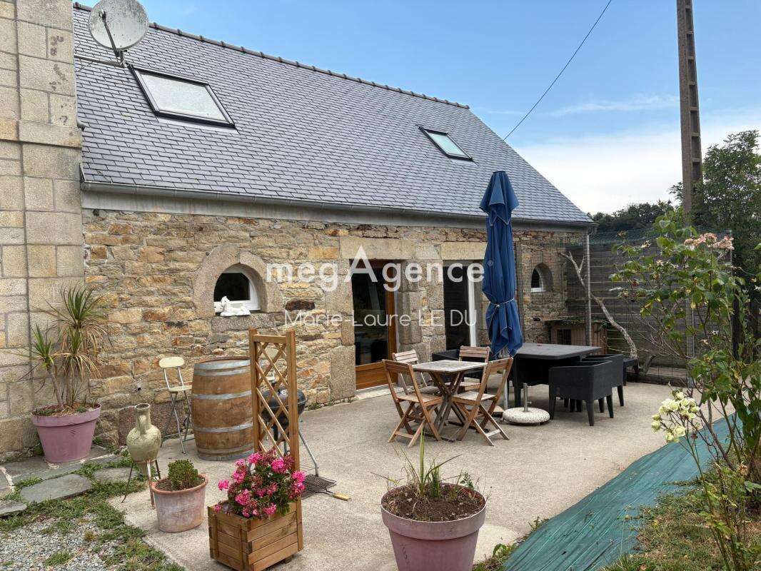 Maison de caractere avec dépendances sur terrain 18500m² environ - photo 6