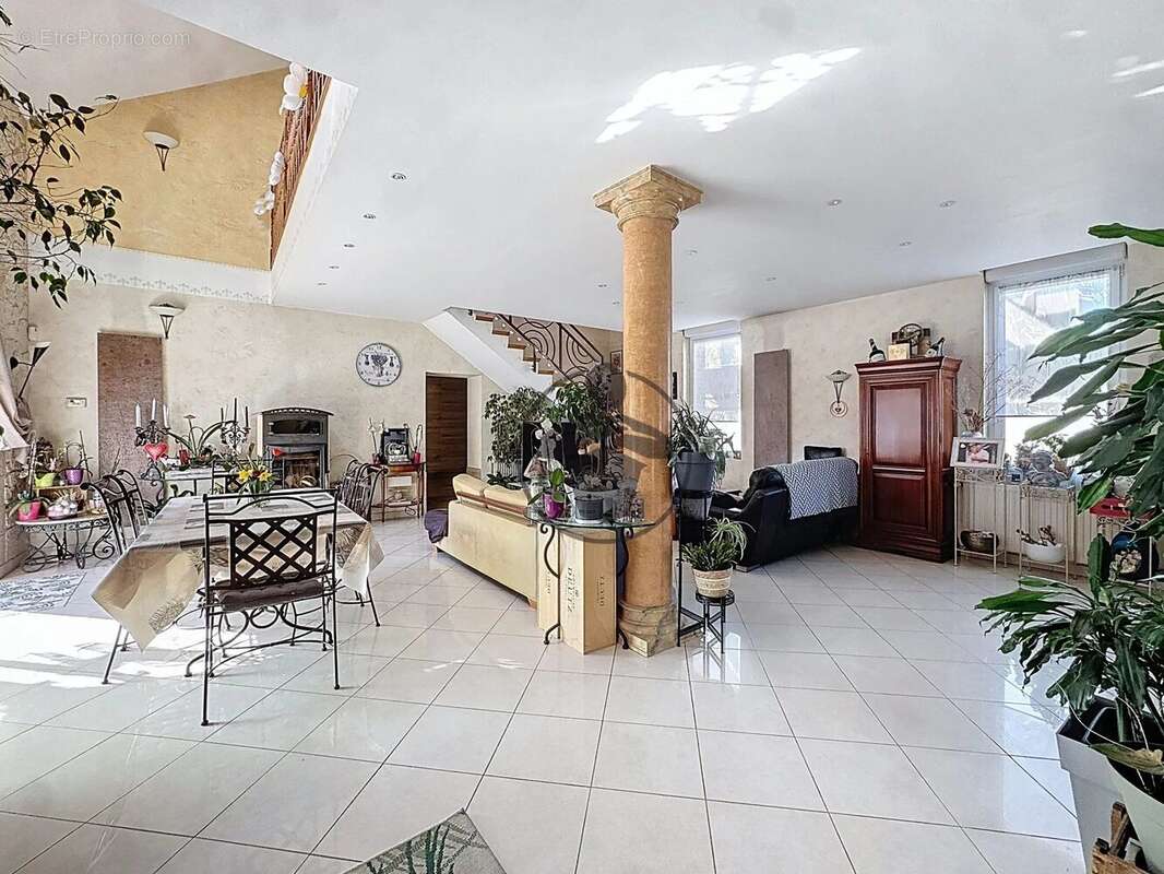 Maison à DALLON