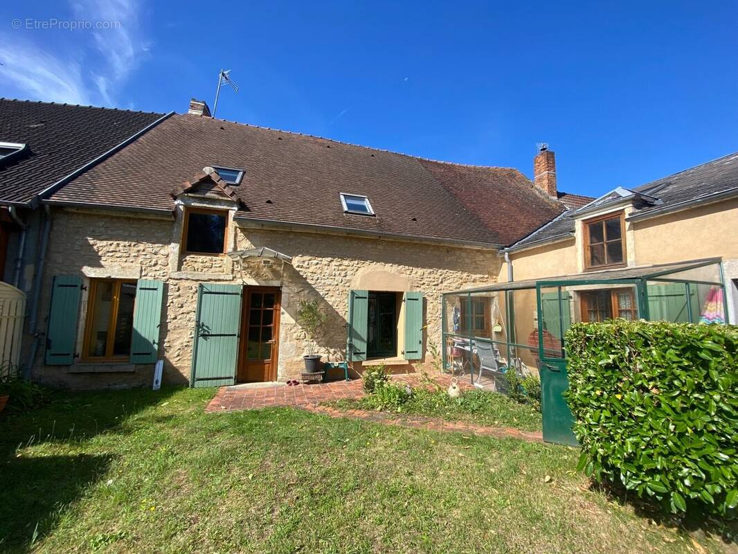 Maison à MONTGIVRAY