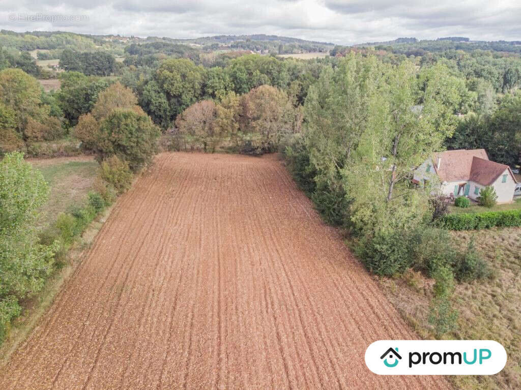 Terrain à CHERVEIX-CUBAS