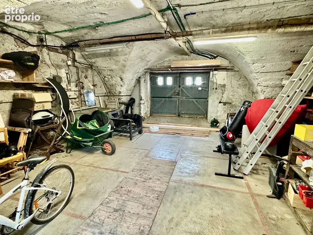 CEYRAT BOISSEJOUR / Ensemble immobilier de plus de 200 M2 - Atypique et Fonctionnel ! - photo 18