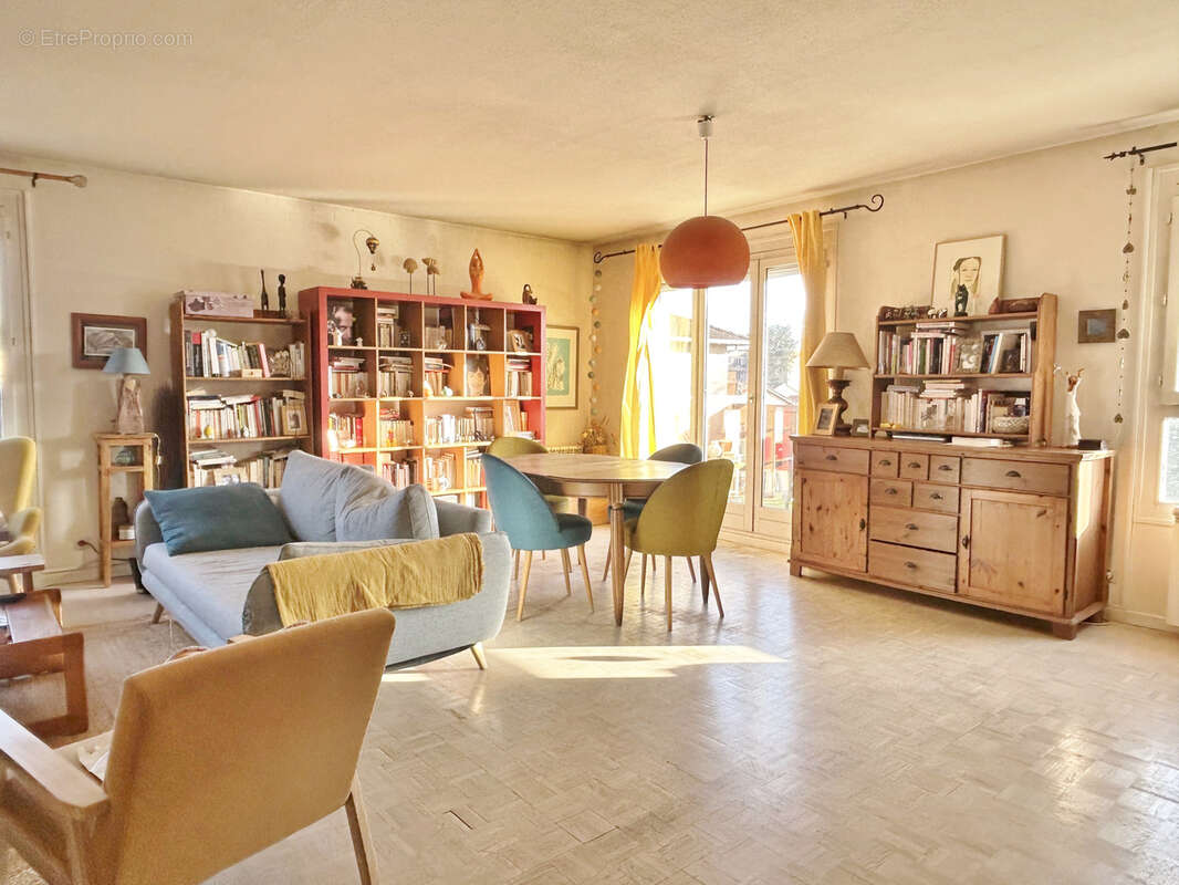 Appartement à CRAPONNE