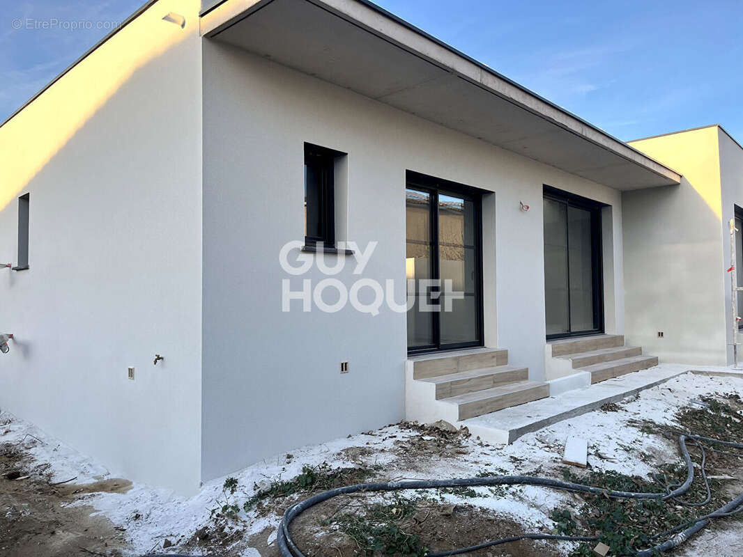 Maison à VILLENEUVE-DE-LA-RAHO