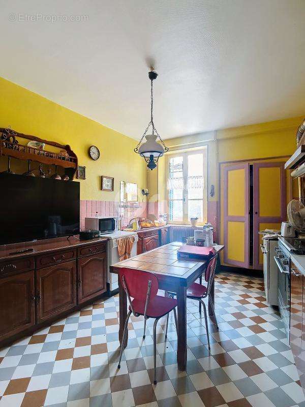 Maison à DOULEVANT-LE-CHATEAU