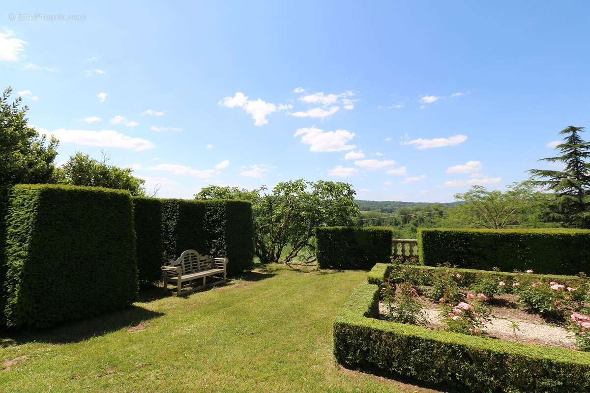 Maison à BRIGNAC-LA-PLAINE