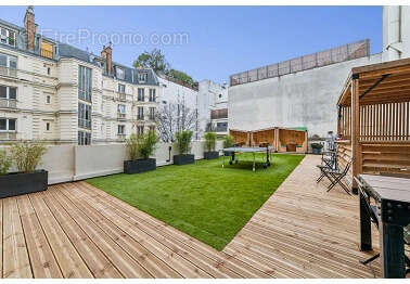 Commerce à PARIS-16E