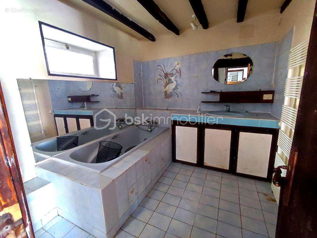 Charme de l’ancien & beaux volumes à Monéteau – Maison 175 m² avec jardin - photo 5