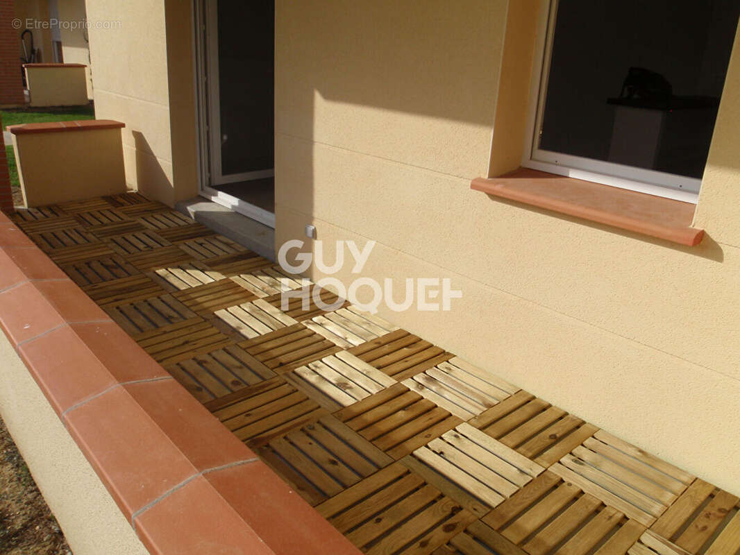 Appartement à BEAUZELLE