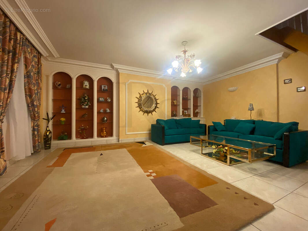 Maison à SAINT-ROCH-SUR-EGRENNE