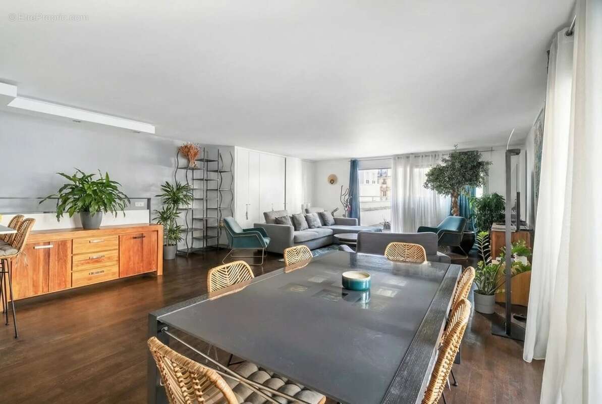 Appartement à LEVALLOIS-PERRET