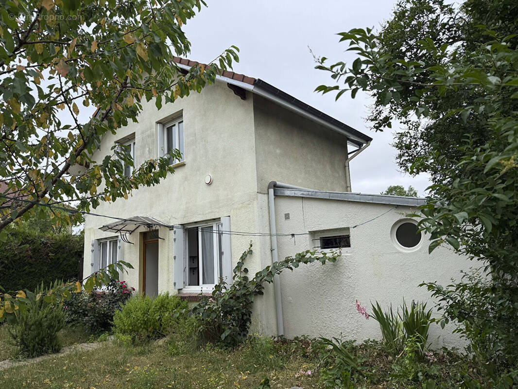 Maison à SAINT-CYR-L'ECOLE