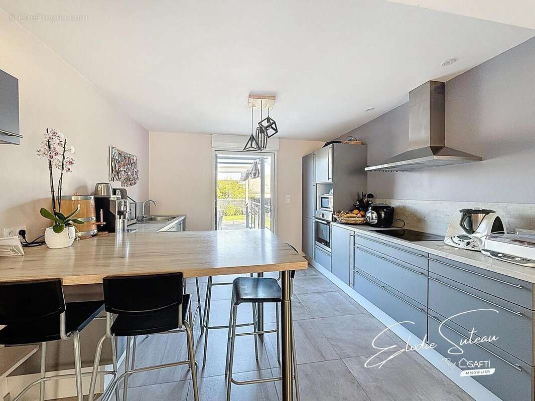 Photo 2 - Maison à BECON-LES-GRANITS