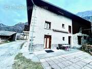 Maison à SAINT-JULIEN-MONT-DENIS