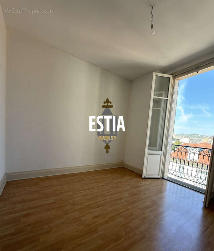 3ème étage - Appartement à NANCY