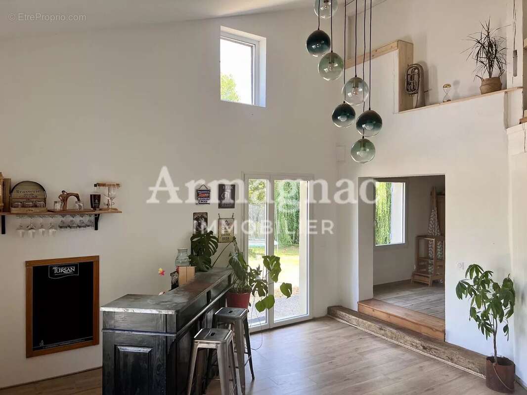 Maison à VIC-FEZENSAC