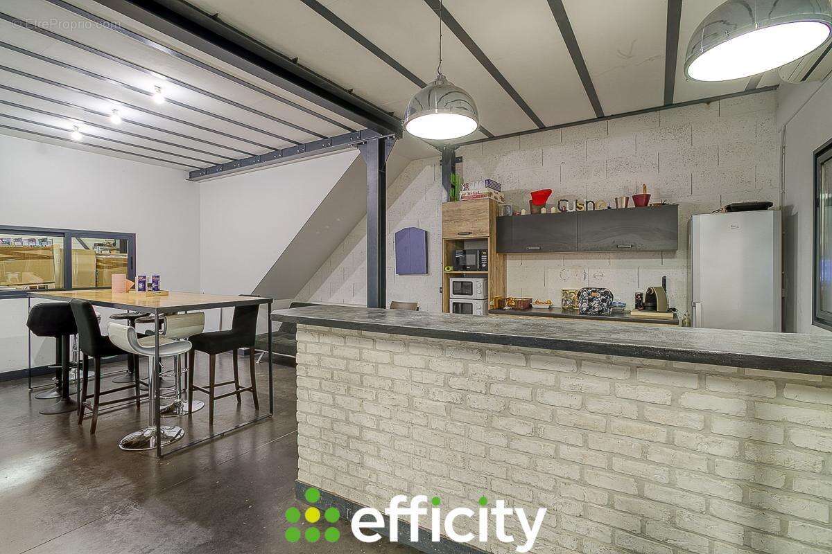 Commerce à DECINES-CHARPIEU