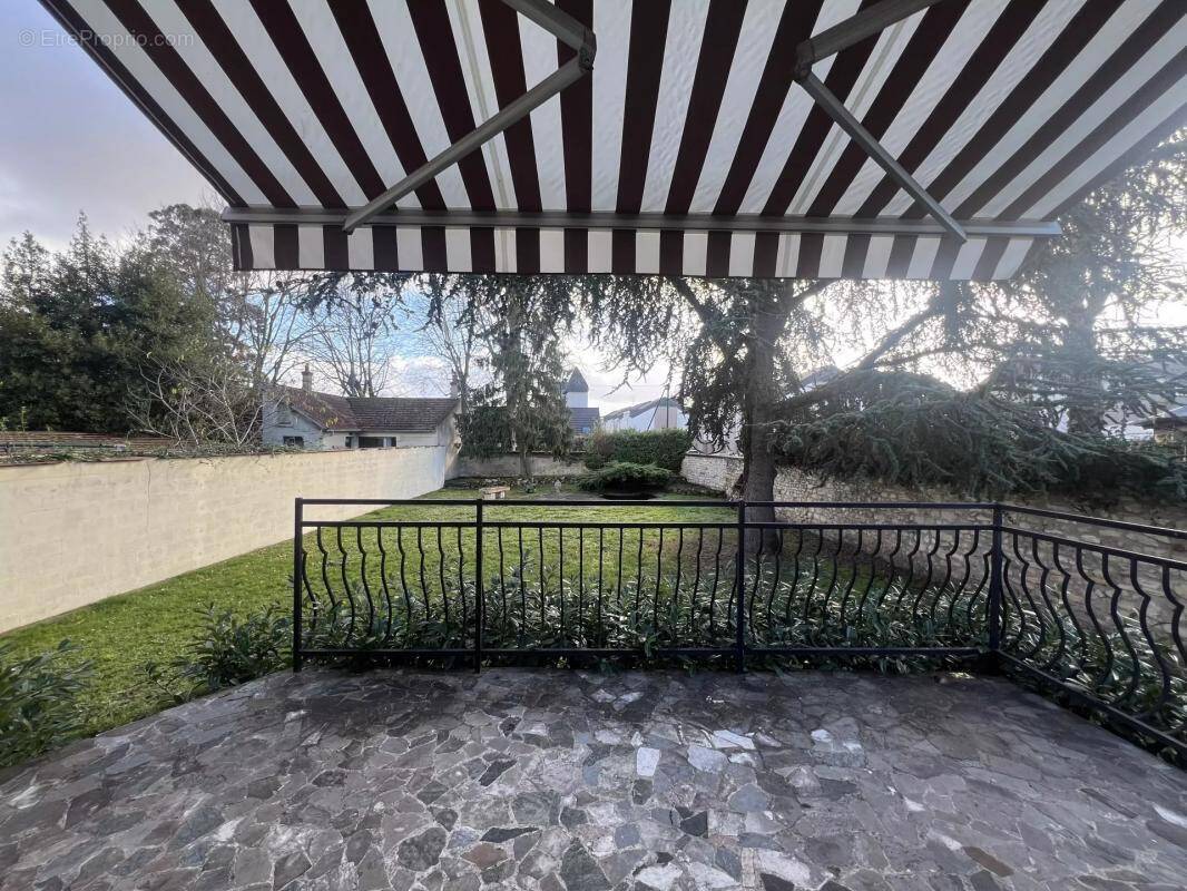 Maison à SAINT-MAUR-DES-FOSSES