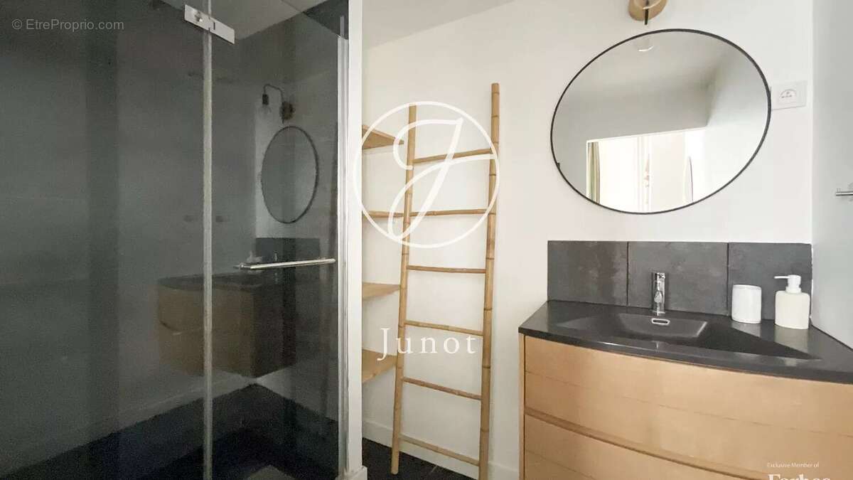 Lille - REPUBLIQUE-BEAUX ARTS - Appartement à vendre - 2 pièces - 66,22m² loi carrez - 1 chambre - Cave - photo 4