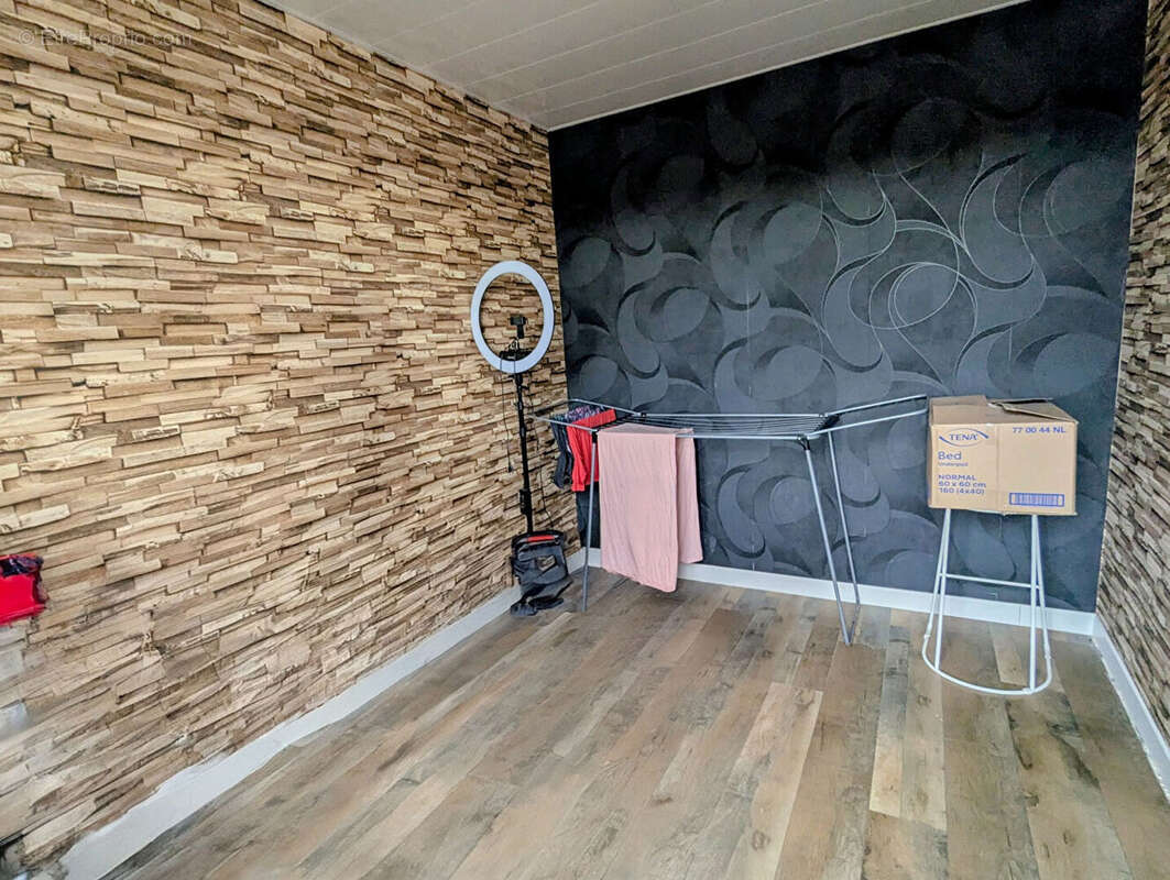 Appartement à VARENNES-VAUZELLES