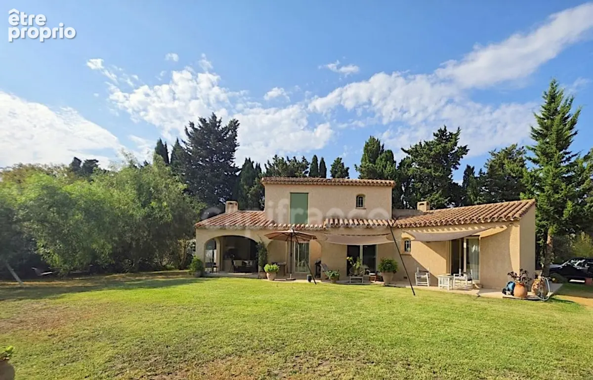 Maison à LA ROQUETTE-SUR-SIAGNE