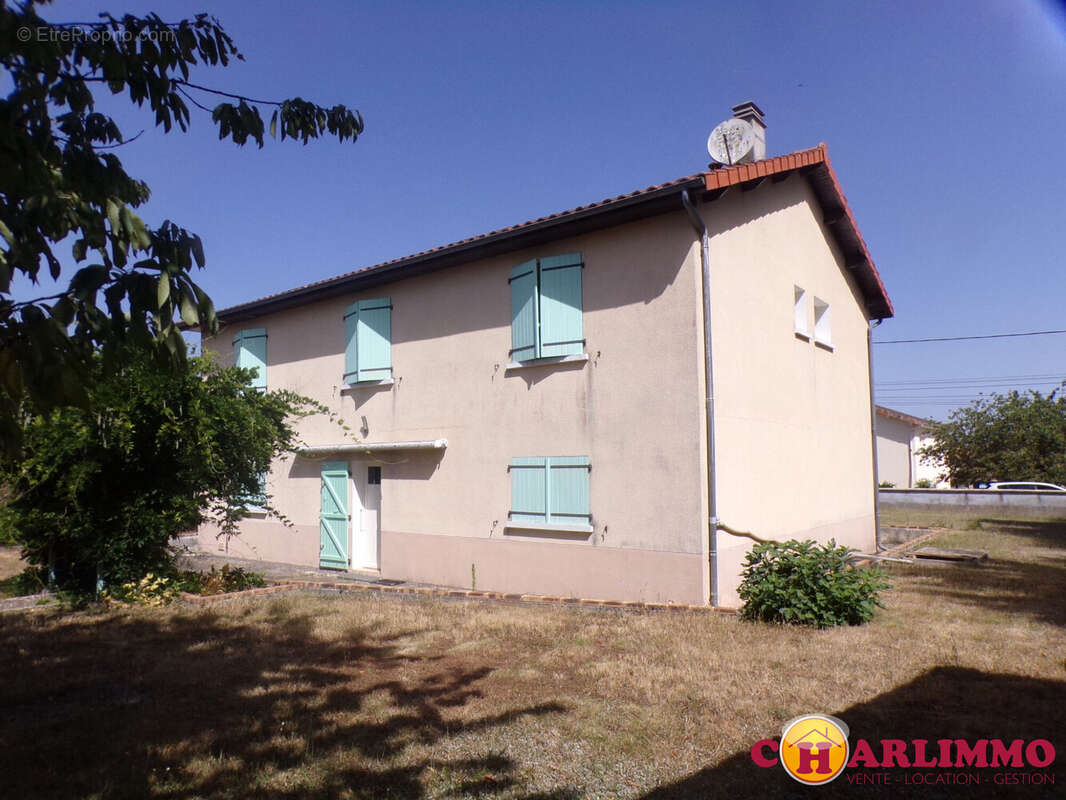 Maison 93 m² à Chassenon  - photo 8