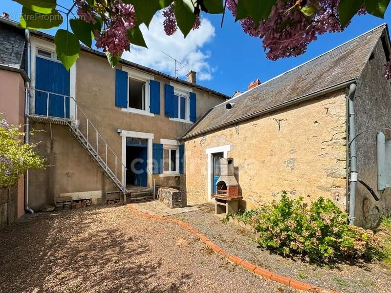 Maison à AUNAY-EN-BAZOIS