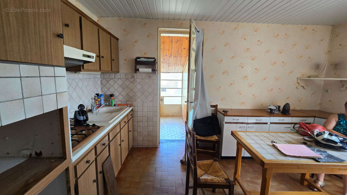 Maison 70m² à charroux - photo 6