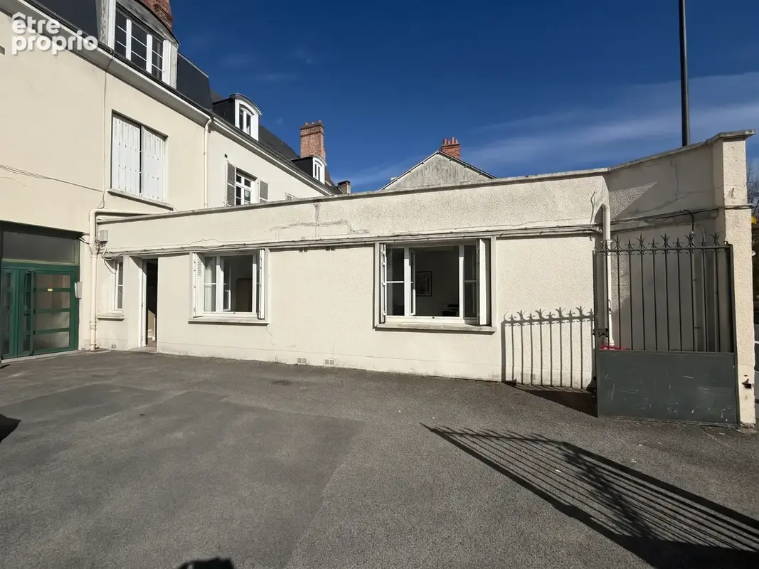 Local pro modulable avec vitrine - Gare Orléans - photo 7