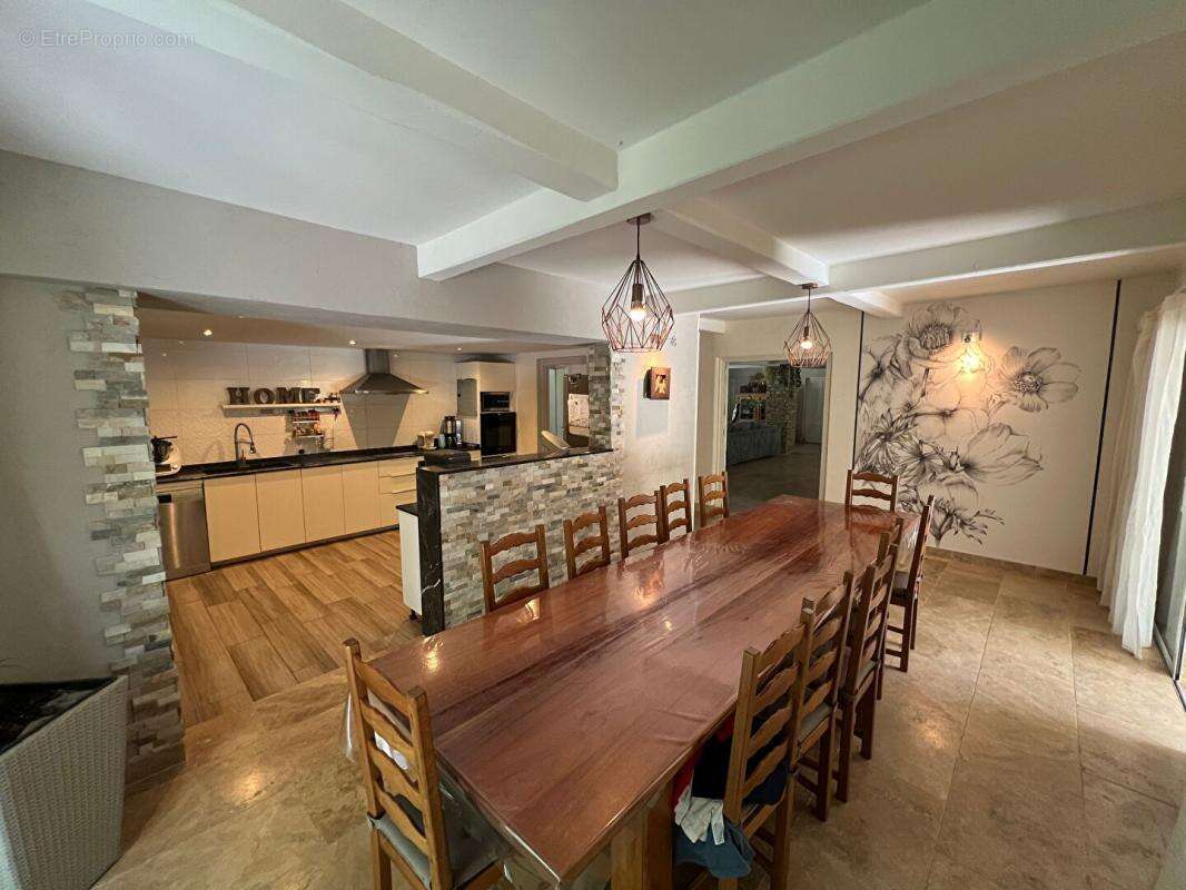 Maison à CHATEAUNEUF-SUR-ISERE