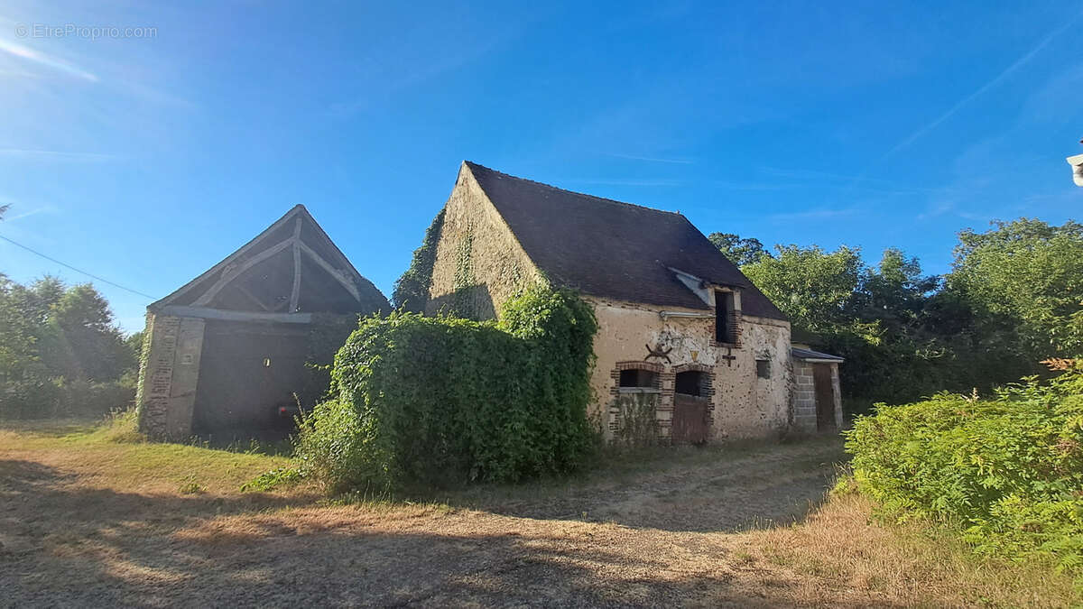 Ancien corps de ferme avec grand terrain - photo 9