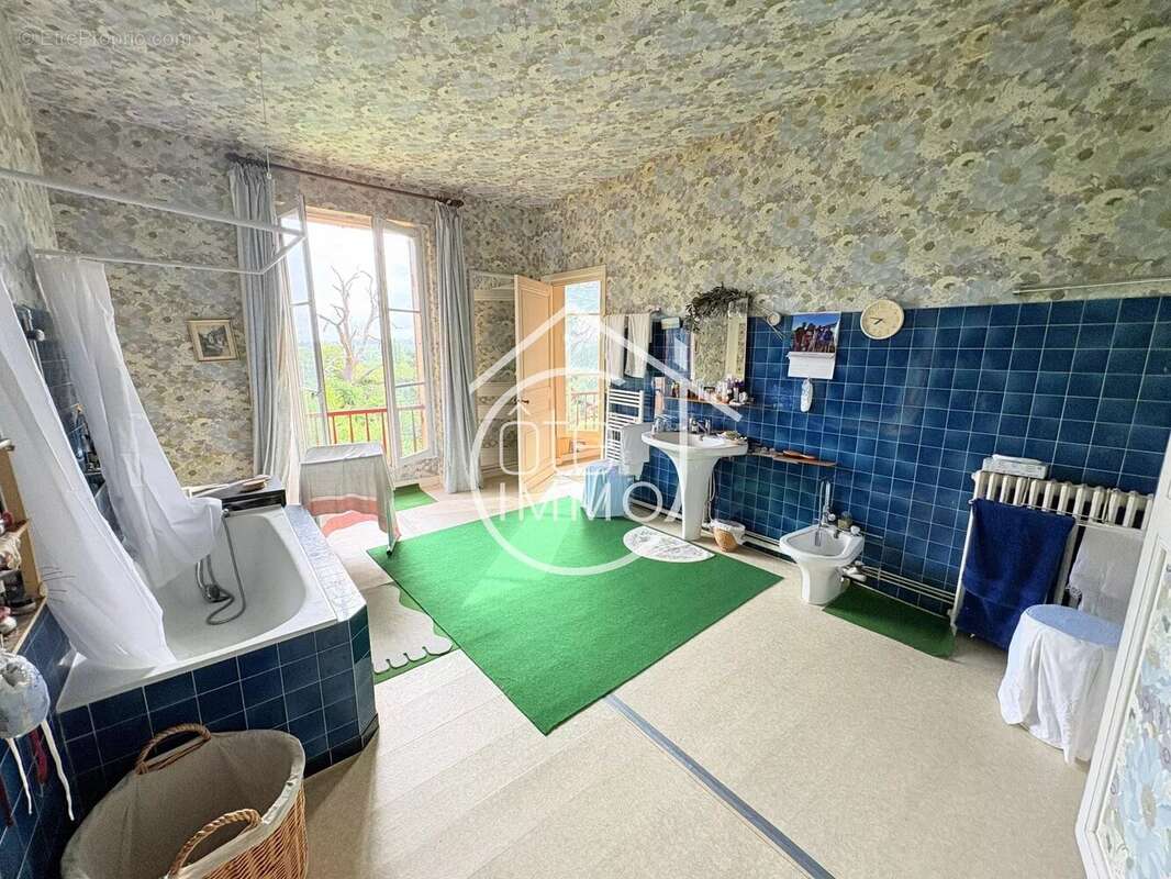 BERGERAC : Manoir atypique 17 pièces de 570m² avec dépendances - photo 12