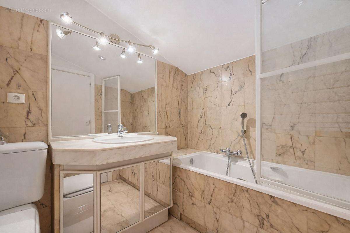 Cannes – quartier oxford _ duplex lumineux avec terrasse _ piscine - photo 12
