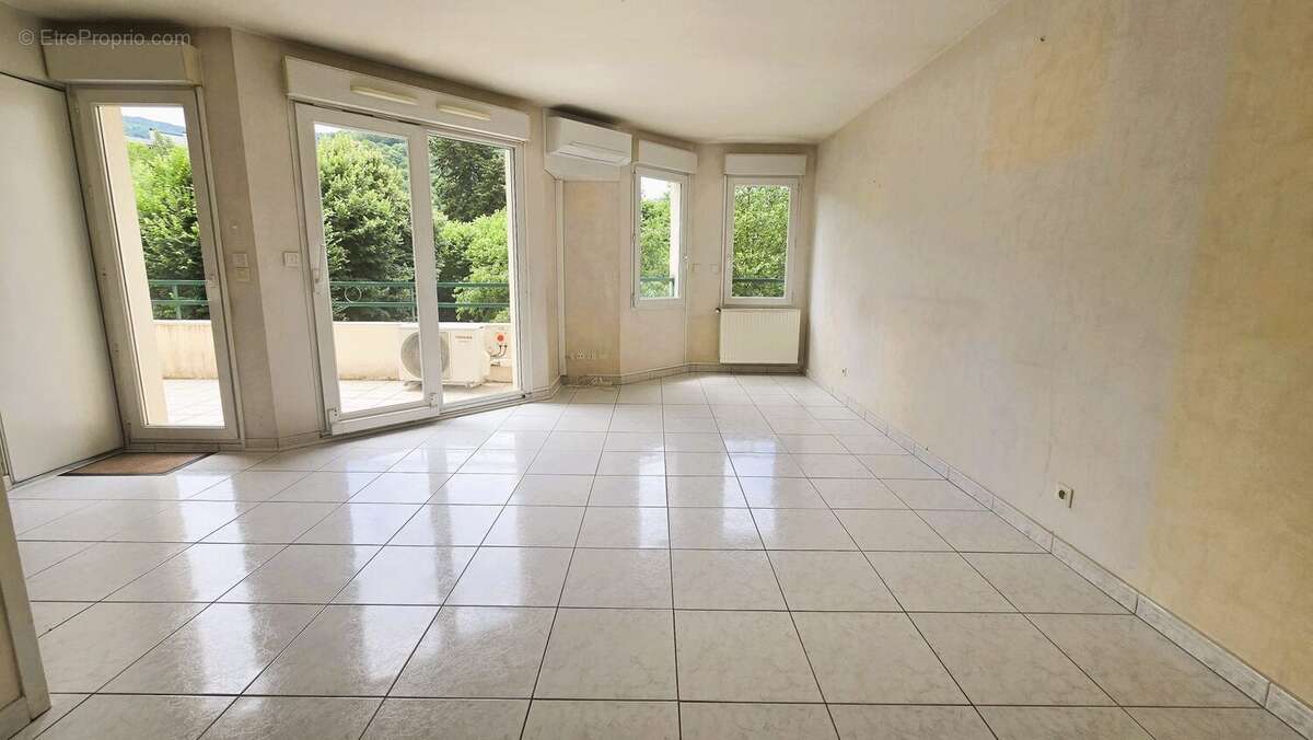 Appartement à GIERES