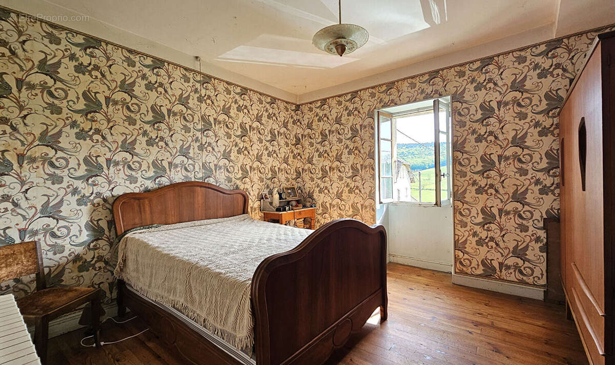 Maison à SAINT-GENIX-SUR-GUIERS