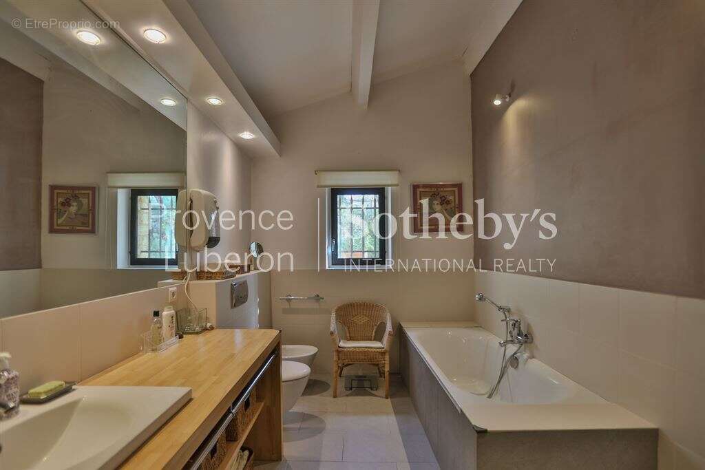 Maison et son annexe au cœur de Gordes - photo 13