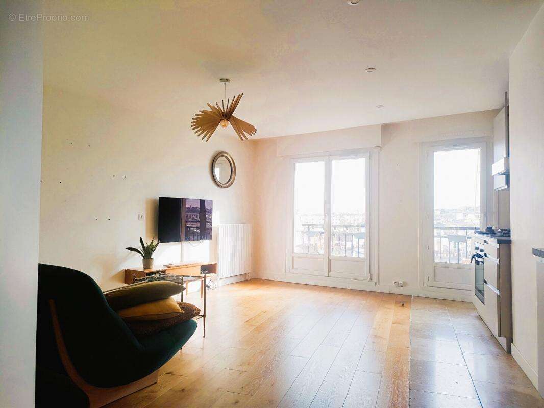 Appartement à PARIS-18E