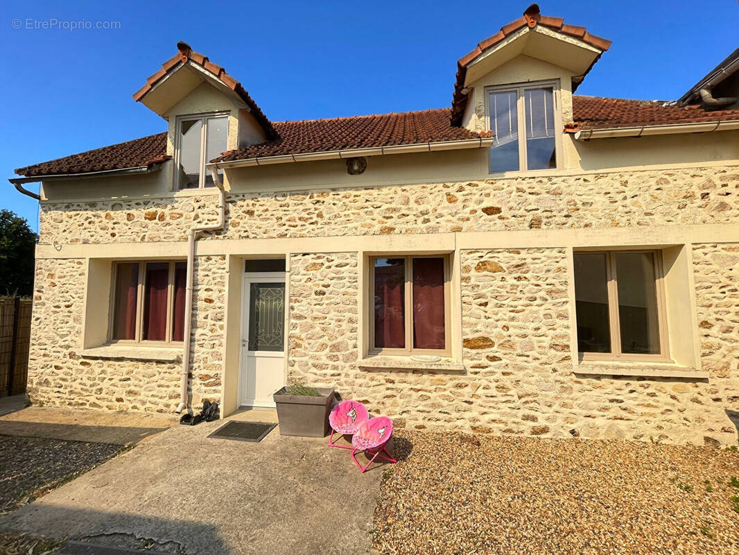 Maison à EPERNON