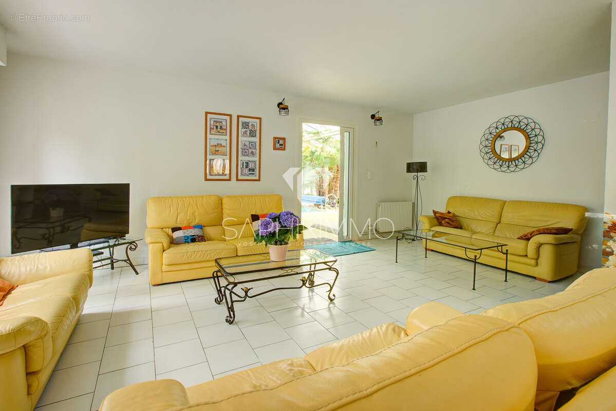 Maison à CHERVEIX-CUBAS
