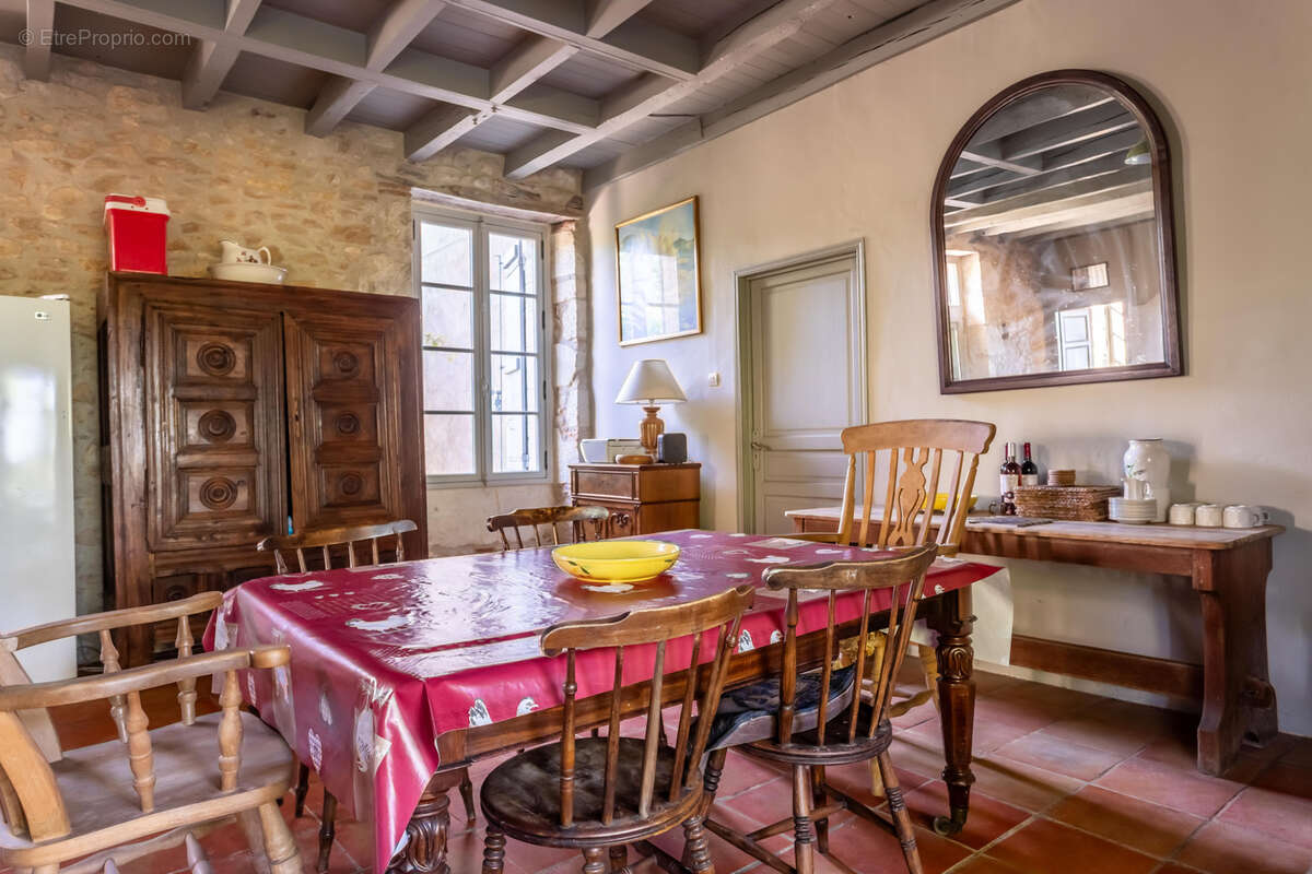 Maison de campagne avec piscine et grange - photo 16