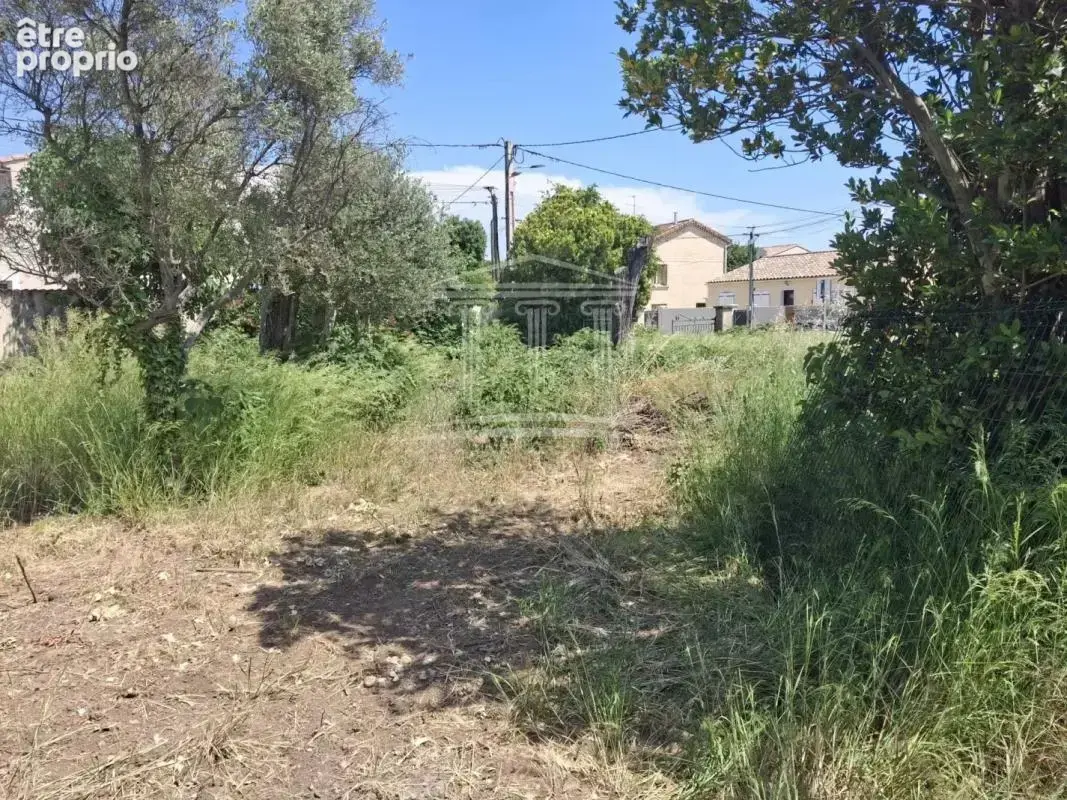 Terrain à SORGUES
