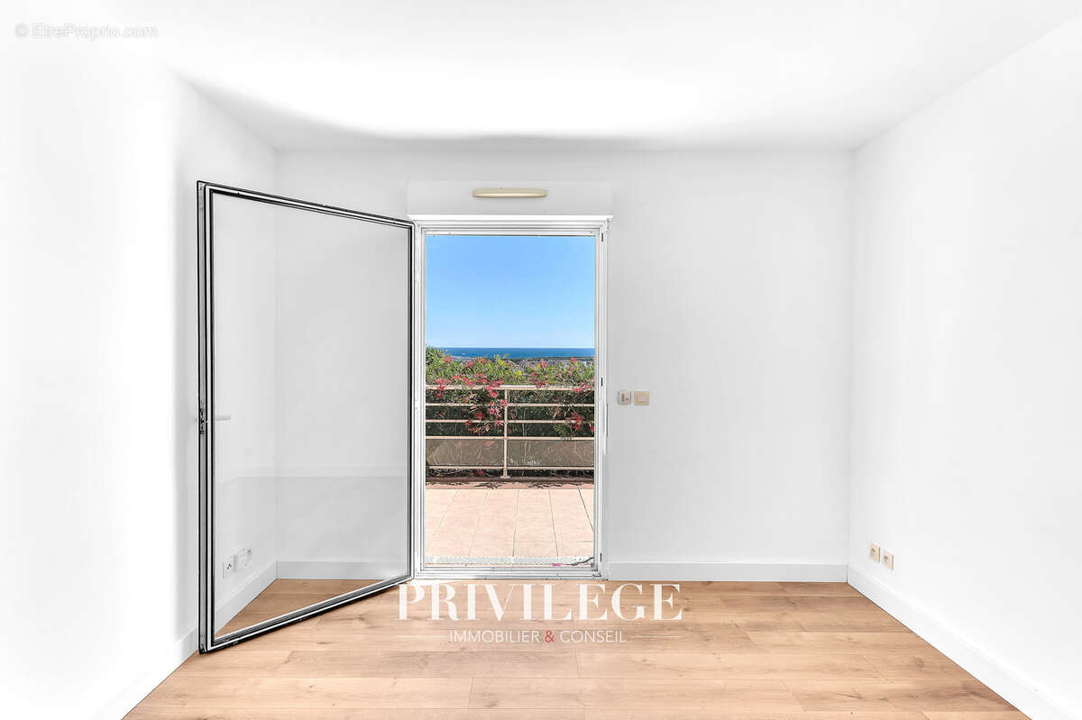 Appartement à MANDELIEU-LA-NAPOULE