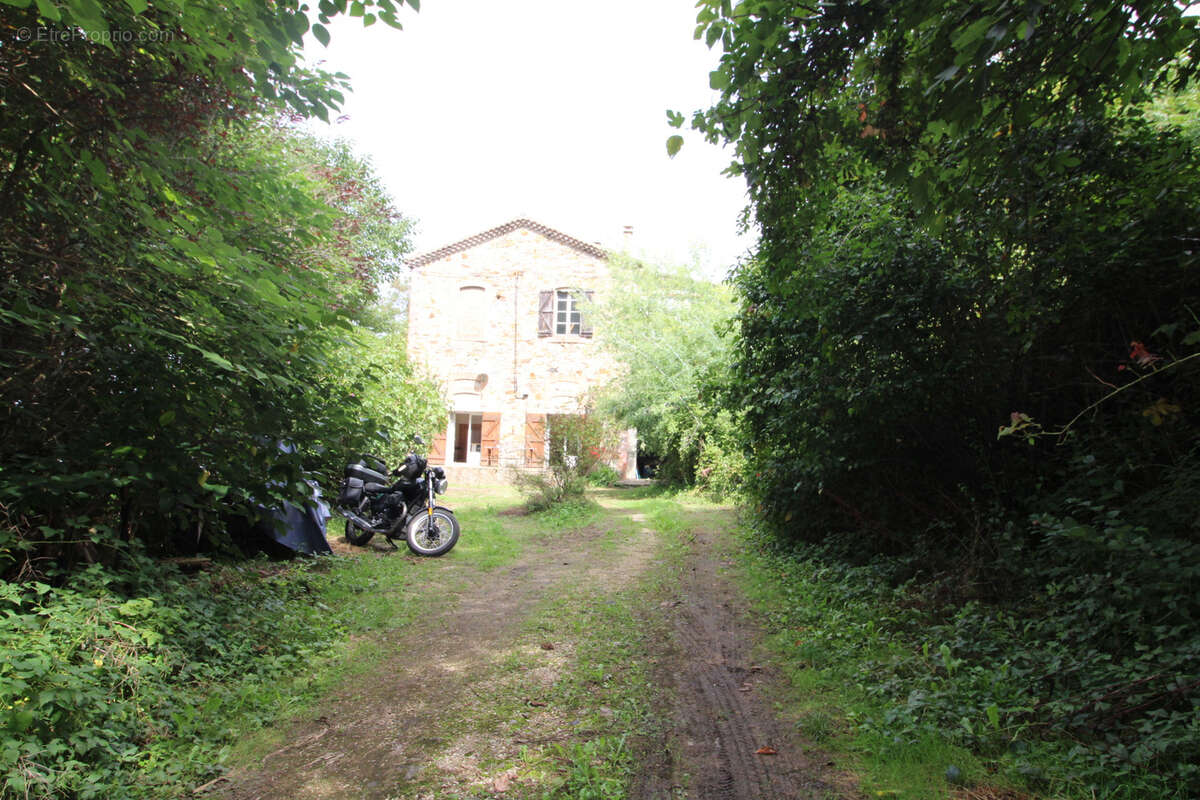 Maison à MOLIERES-SUR-CEZE